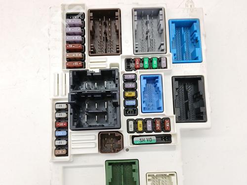Used Fuse box Fuse box 35920287 35920287
