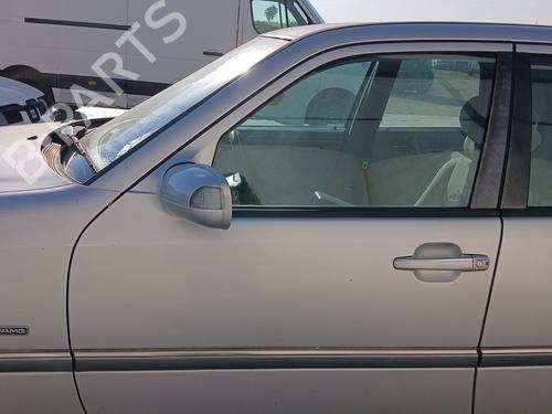 Dør venstre fortil Dør venstre fortil MERCEDES-BENZ C-CLASS (W202) C 200 CDI (202.134) (102 hp) 33469226 33469226