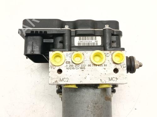 Used ABS pump CITROËN BERLINGO MULTISPACE (B9) 1.6 HDi 90 (92 hp) 31853055