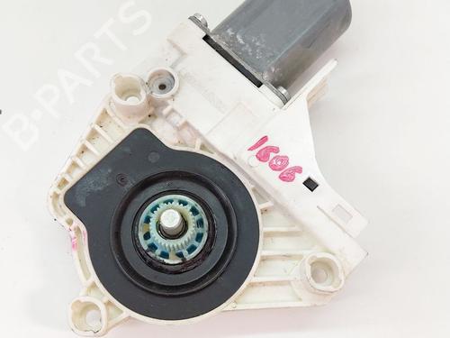 Vindusheismotor venstre foran AUDI Q5 (8RB) 3.0 TDI quattro (245 hp) 29926386