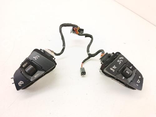 Used Steering wheel controls Steering wheel controls 37661633 37661633