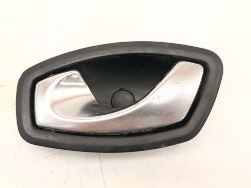 Venstre foran invendig håndtak Venstre foran invendig håndtak RENAULT CLIO IV (BH_) 1.2 16V (BHA1, BHAK, BHMG, BHMK) (75 hp) 37376296 37376296