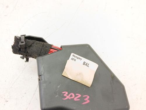 Used Fuse box Fuse box AUDI A6 C6 (4F2) 2.7 TDI (180 hp) 40012580 40012580