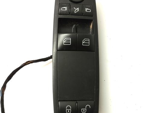 Used Left front window switch MERCEDES-BENZ A-CLASS (W169) [2004-2012]  15978648