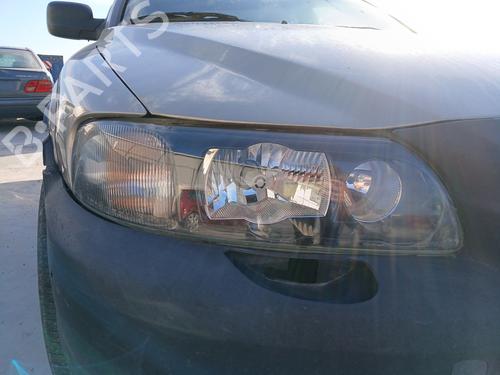 Used Right headlight Right headlight VOLVO V70 II (285) D5 AWD (163 hp) 35919459 35919459