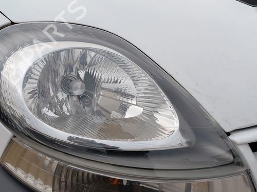 Used Right headlight NISSAN PRIMASTAR Van (X83) [2002-2026]  31570916