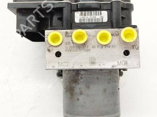 Used ABS pump ABS pump CITROËN C4 Grand Picasso I (UA_) 2.0 HDi 138 (136 hp) 31833854 31833854