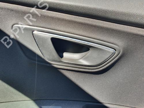 Used Front right interior door handle SEAT LEON (5F1) [2012-2021]  15977083