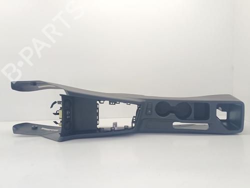 Used Armrest / Center console Armrest / Center console HYUNDAI i20 II (GB, IB) 1.4 CRDi (90 hp) 34632880 34632880