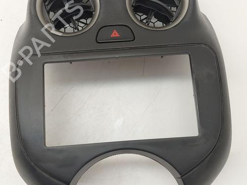 Console centrale NISSAN MICRA IV (K13K, K13KK) 1.2 (80 hp) 31995636