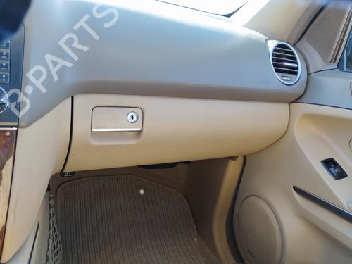 Used Glove box MERCEDES-BENZ M-CLASS (W164) [2005-2012]  16696657