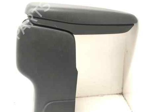 Used Armrest / Center console TOYOTA YARIS (_P21_, _PA1_, _PH1_) 1.5 Hybrid (MXPH10, MXPH11) (116 hp) 22215519