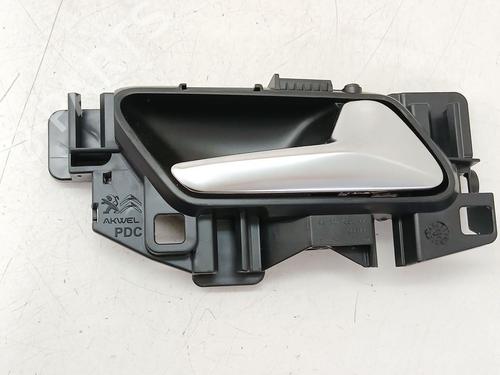Used Front right interior door handle Front right interior door handle 38872531 38872531