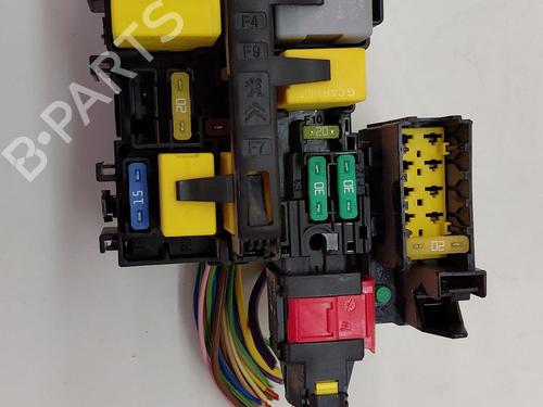 Used Fuse box CITROËN C4 Grand Picasso II (DA_, DE_) 1.2 THP 130 (130 hp) 29938011