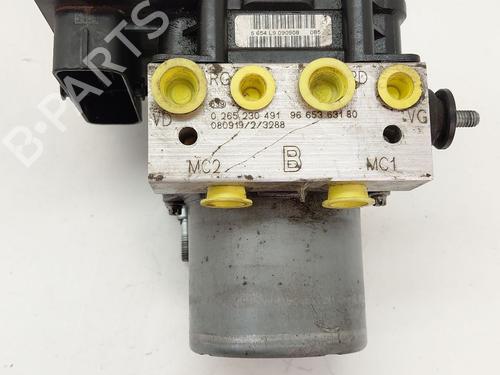 Used ABS pump PEUGEOT 308 SW I (4E_, 4H_) 1.6 HDi (109 hp) 30734485