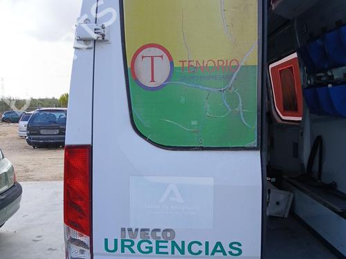 Portón trasero izquierdo Portón trasero izquierdo 38649479 38649479