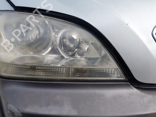 Used Right headlight KIA SORENTO I (JC) 2.5 CRDi 4WD (140 hp) 31316956