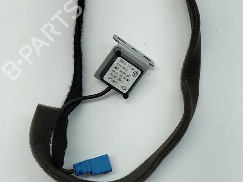 Used Antenna/Base RENAULT CLIO IV (BH_) 0.9 TCe 90 (BHNF, BHMA, BHMH, BHJK, BHJR) (90 hp) 30317031