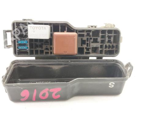 Used Fuse box TOYOTA AVENSIS (_T25_) 1.8 VVT-i (ZZT251_, ZZT251R) (129 hp) 31753601