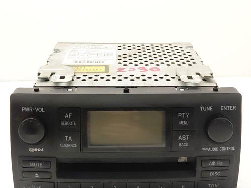 Used Radio TOYOTA COROLLA (_E12_) 1.6 VVT-i (ZZE121_, ZZE121R) (110 hp) 31063050
