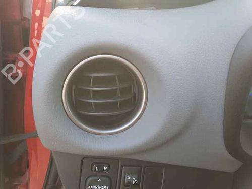 Used Air vent TOYOTA YARIS (_P13_) 1.3 (NSP130_, NSP130) (99 hp) 22714869