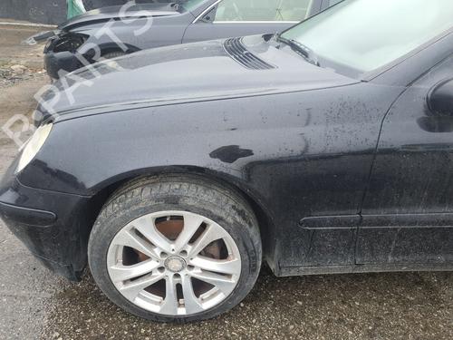Used Left front fenders MERCEDES-BENZ C-CLASS (W203) [2000-2007]  23885582