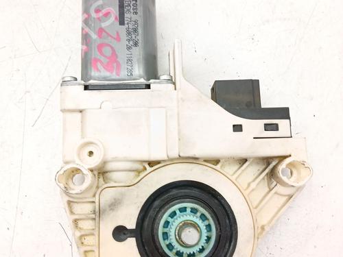 Used Left rear window motor Left rear window motor AUDI A6 C6 (4F2) 2.7 TDI (180 hp) 40013658 40013658