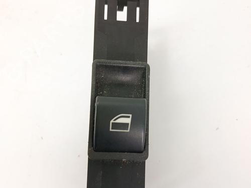 Raamschakelaar rechts voor Raamschakelaar rechts voor BMW 3 (E46) 318 i (118 hp) 36664861 36664861