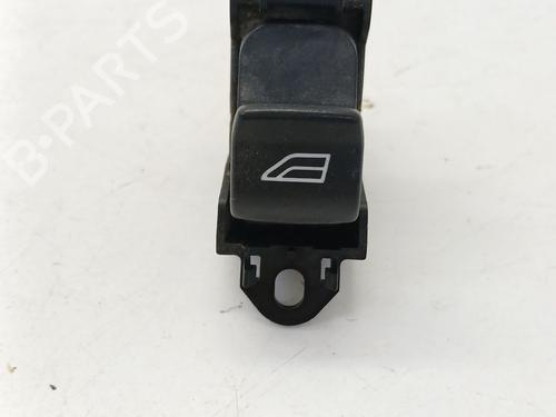 Used Right front window switch Right front window switch VOLVO V50 (545) 1.8 (125 hp) 33989121 33989121