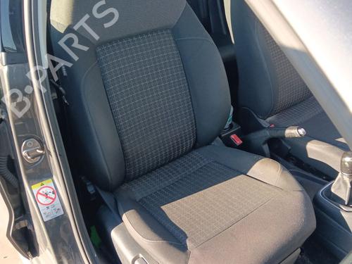 Used Right front seat VW POLO V (6R1, 6C1) 1.4 TDI (90 hp) 30733607