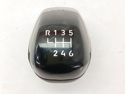 Used Shift knob Shift knob OPEL CORSA F (P2JO) 1.2 (68) (101 hp) 33964868 33964868