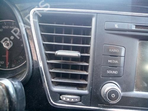 Used Air vent SEAT LEON (5F1) [2012-2021]  15974703