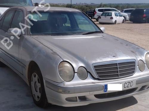 Brugte MERCEDES-BENZ E-CLASS (W210)  E 220 CDI (210.006)  4655804