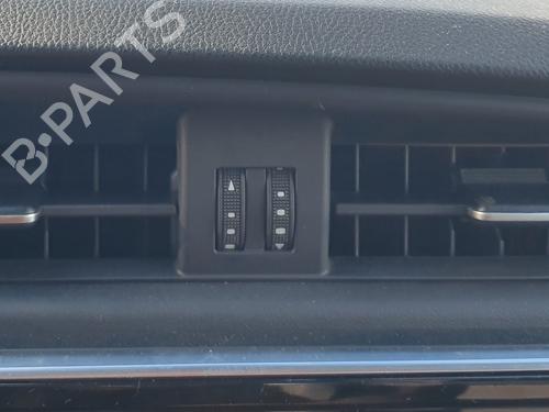 Used Air vent TOYOTA AURIS (_E18_) 1.8 Hybrid (ZWE186_, ZWE186R) (136 hp) 24615599