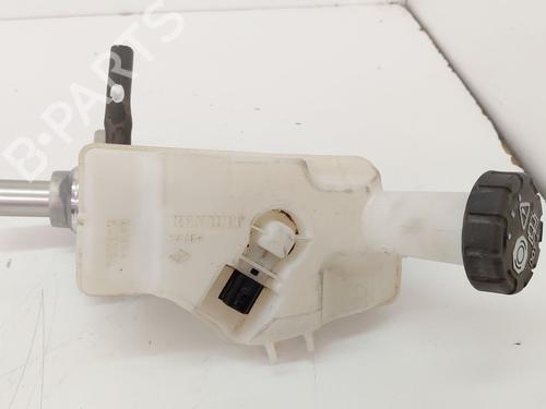 Used Brake master cylinder RENAULT CLIO V (B7_) [2019-2025]  28812758