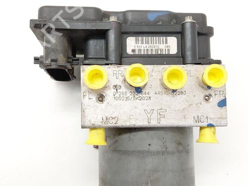 Used ABS pump TOYOTA AURIS (_E15_) 1.4 D-4D (NDE150_, NDE150R) (90 hp) 31215029