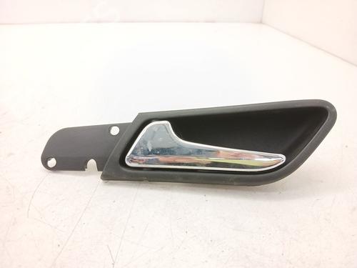 Venstre foran invendig håndtak Venstre foran invendig håndtak MERCEDES-BENZ B-CLASS Sports Tourer (W245) B 180 CDI (245.207) (109 hp) 39883415 39883415