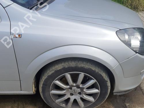 Used Right front fenders OPEL ASTRA H (A04) 1.6 (L48) (105 hp) 24470214