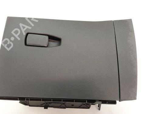 Used Glove box BMW 1 (F40) 116 d (116 hp) 17912239