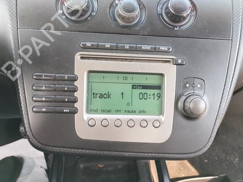 radio-seat-altea-5p1-2004-2005-2006-2007-2008-2009-2010-2011-2012-2013-2014-2015-18101305 main image