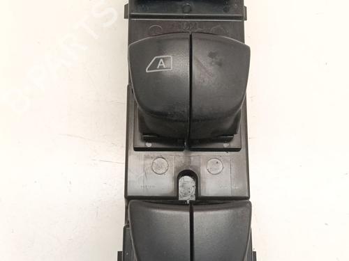 Used Left front window switch Left front window switch NISSAN JUKE (F15) 1.6 (117 hp) 34059097 34059097