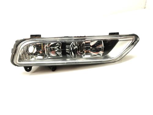 Used Right front fog light VW PASSAT B7 Variant (365) 2.0 TDI (140 hp) 16266835