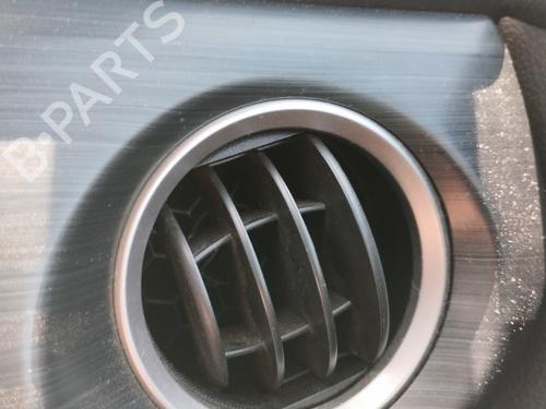Used Air vent TOYOTA AURIS (_E18_) 1.4 D-4D (NDE180_, NDE180R) (90 hp) 18101281