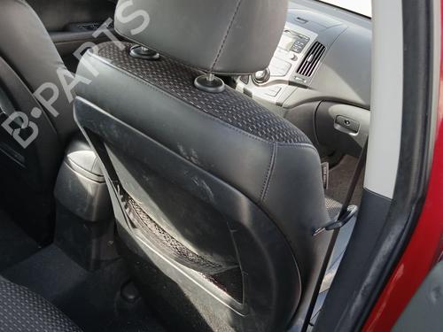 Right front seat HYUNDAI i30 (FD) 1.6 CRDi | BP38068989C16 - Image 2