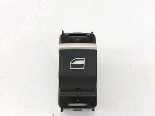 Højre bagtil elrude kontakt Højre bagtil elrude kontakt PEUGEOT 3008 II SUV (MC_, MR_, MJ_, M4_) 2.0 BlueHDi 136 (136 hp) 35920298 35920298