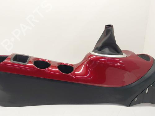 Used Armrest / Center console NISSAN JUKE (F15) 1.2 DIG-T (115 hp) 31594935