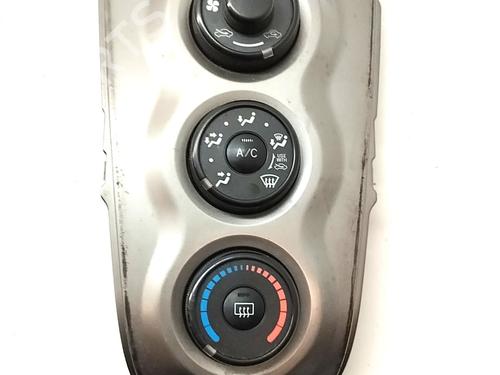 Used Climate control TOYOTA YARIS (_P9_) [2005-2014]  18946389