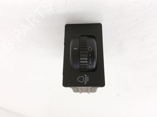 Forlygtekontakt Forlygtekontakt TOYOTA COROLLA Verso (ZER_, ZZE12_, R1_) 2.2 D-4D (AUR10_, AUR10R) (136 hp) 34058156 34058156