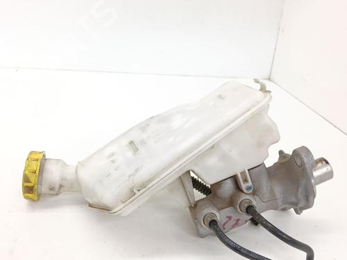 brake-master-cylinder-peugeot-2008-i-cu_-2013-35952629 main image