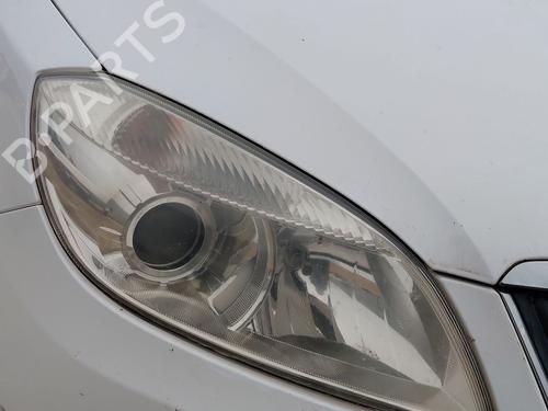 Used Right headlight SKODA FABIA II (542) 1.2 (60 hp) 31650882